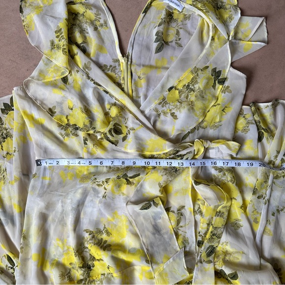 Calvin Klein - Picture 3 of 14